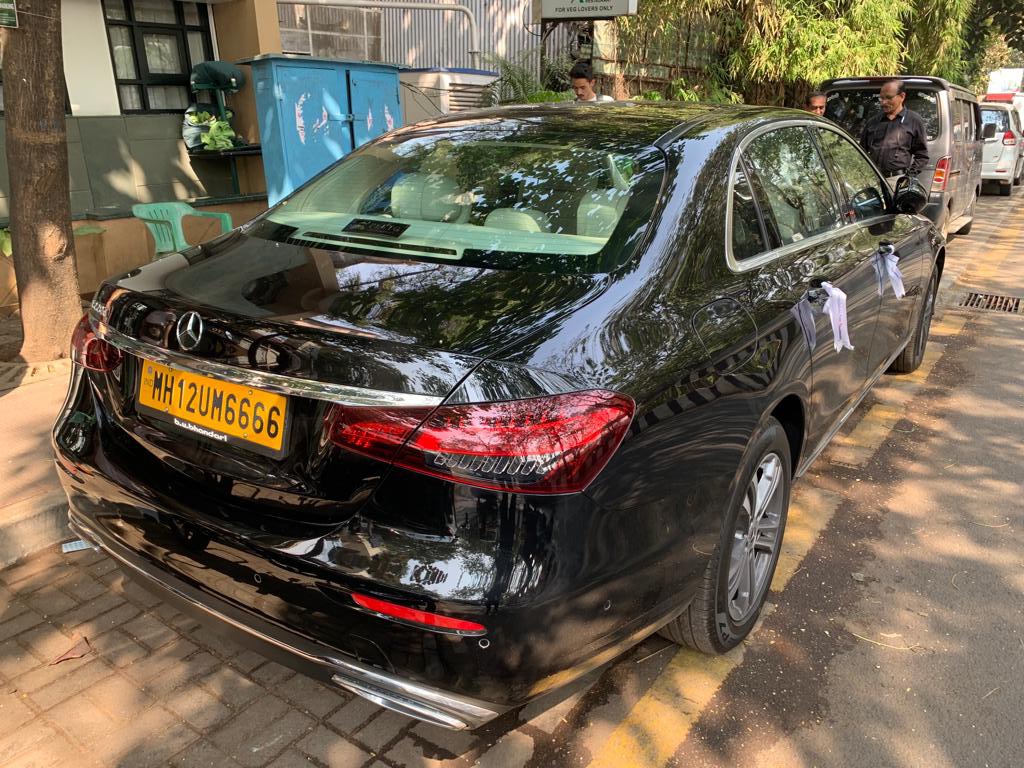 Executive class vehicle rear