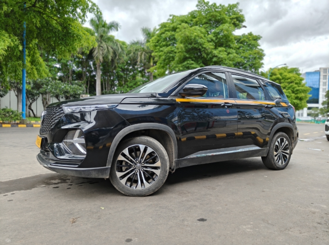 Luxury transport vehicle front