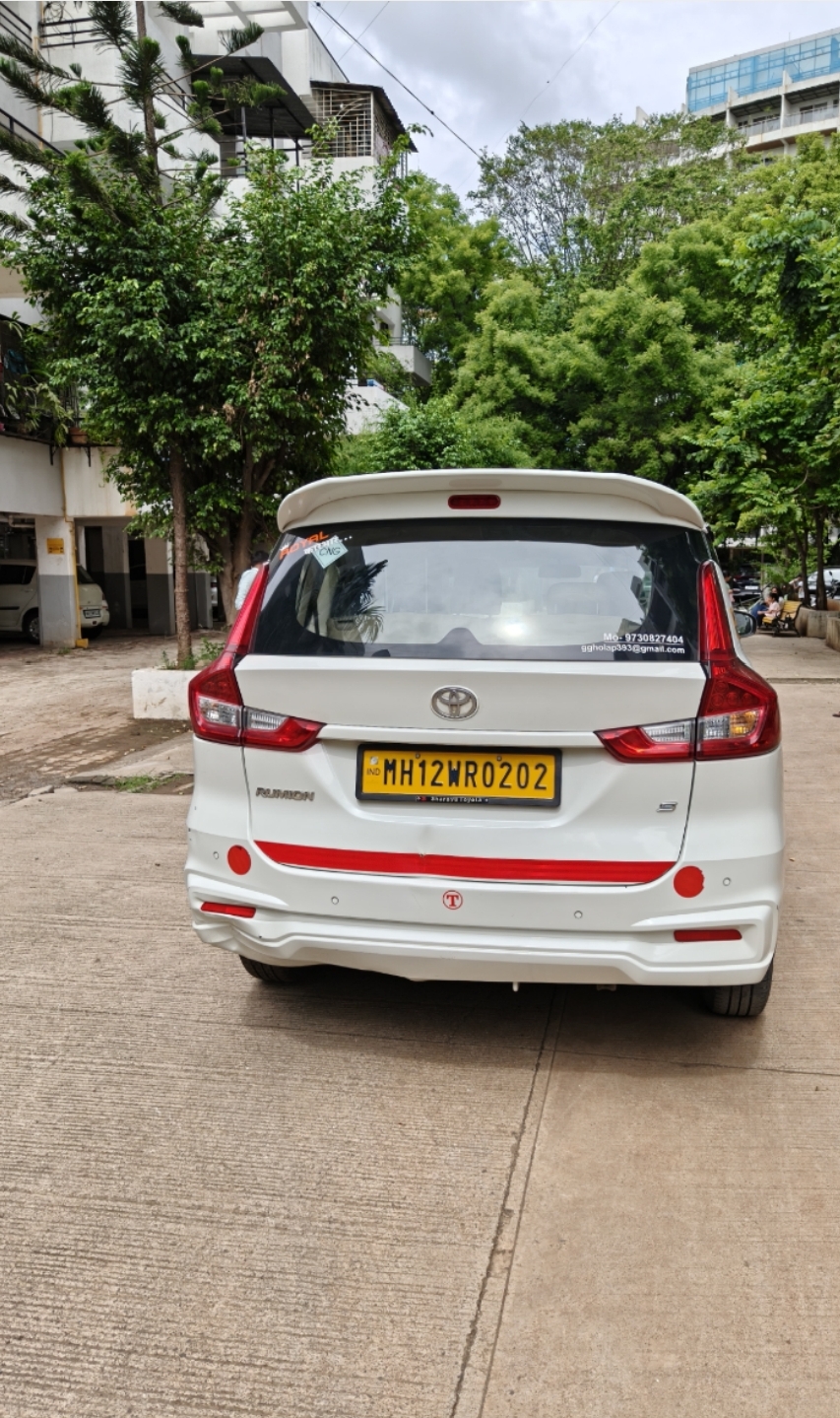 Luxury minivan seating